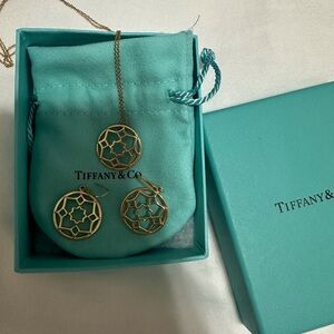 Tiffany & Co. 18k Gold Zellige Starburst Pendant with chain and Earrings
